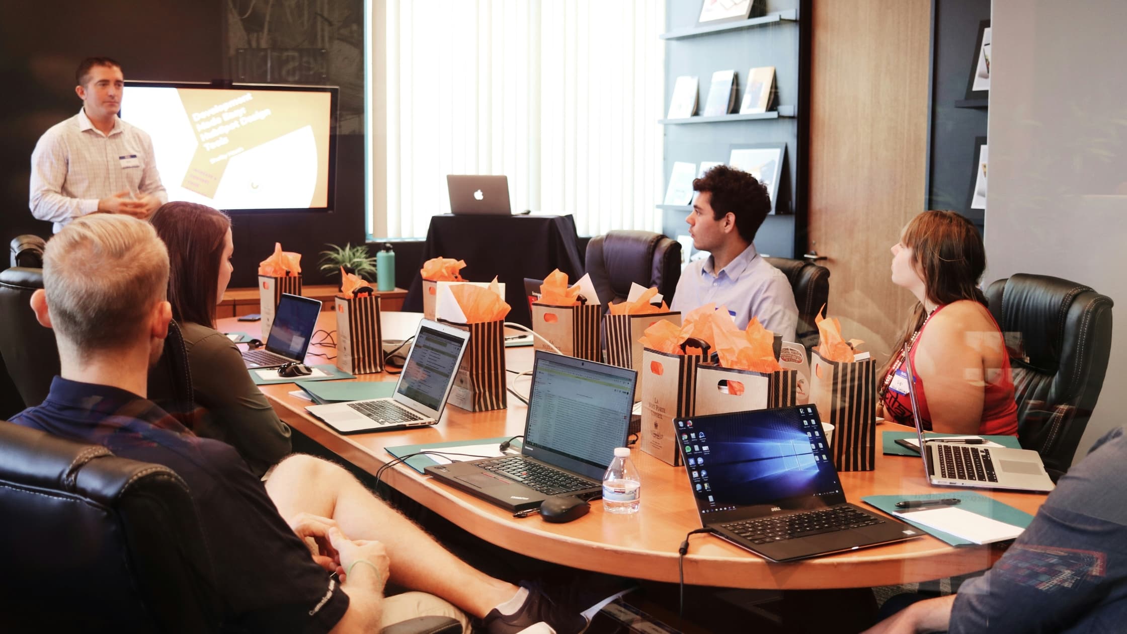 Daily standup meeting notes template (and how to actually use it)