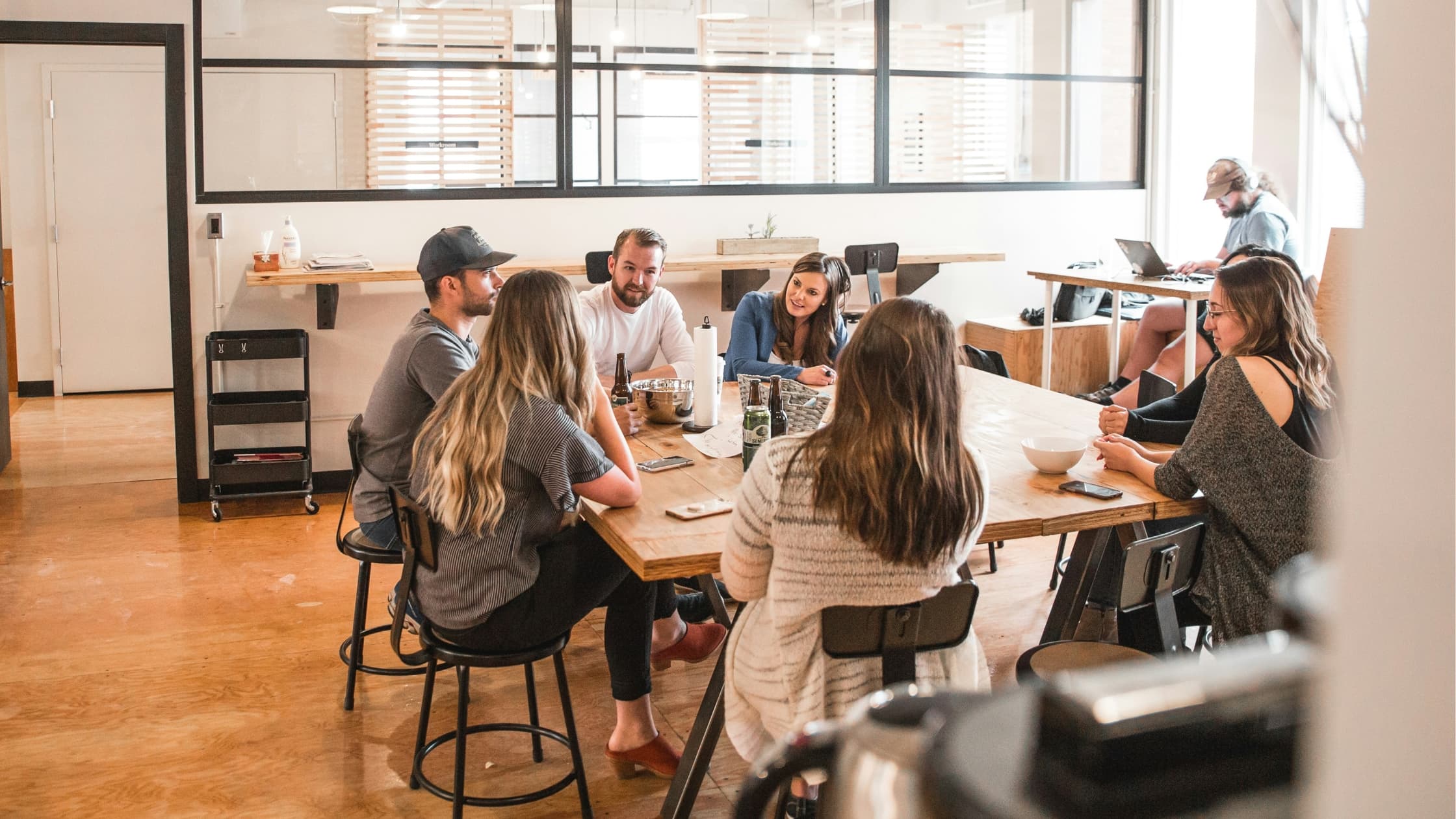 Follow-up email after meeting: Templates and tips that work