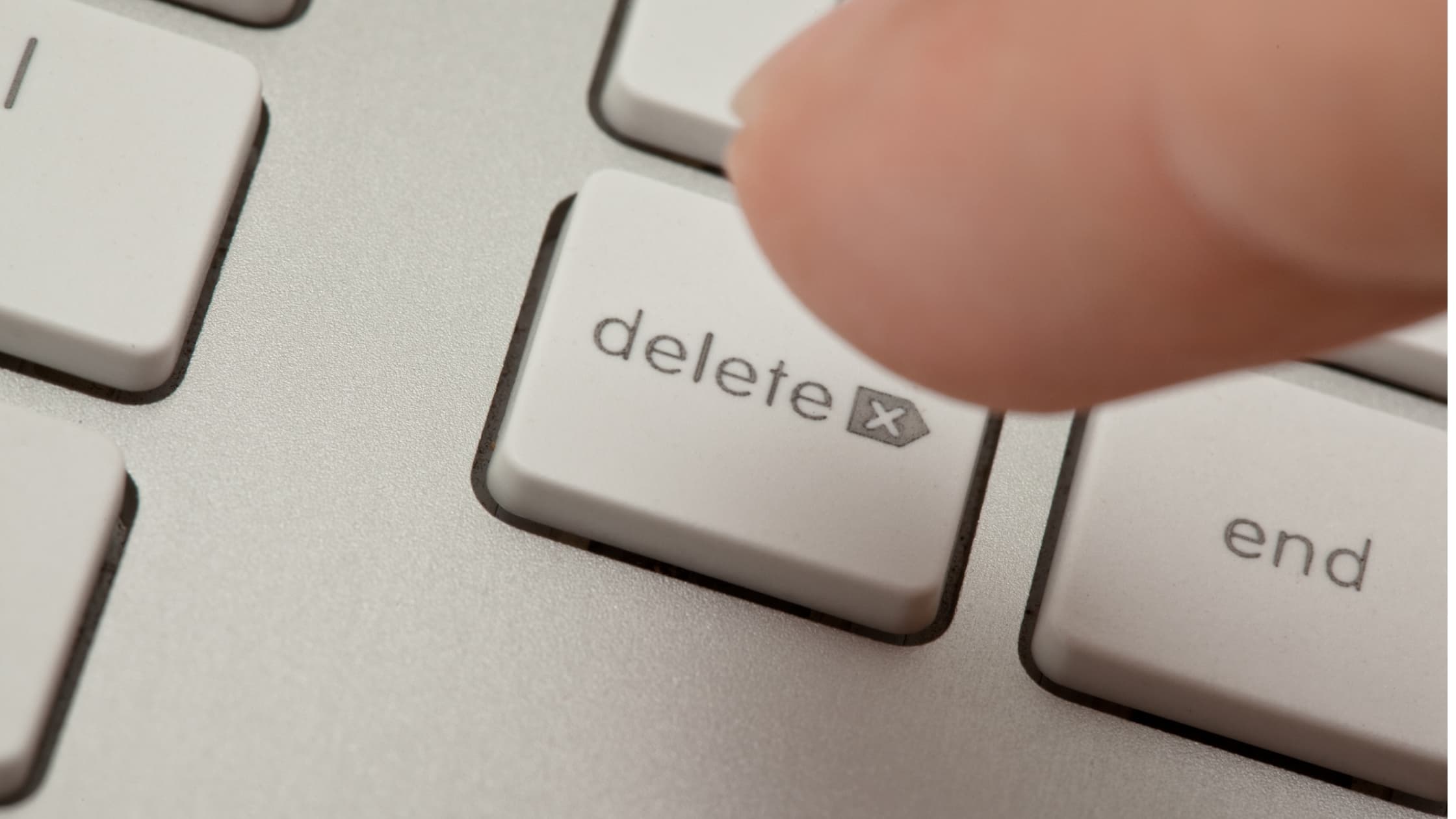 How to delete all emails from one sender (any provider)