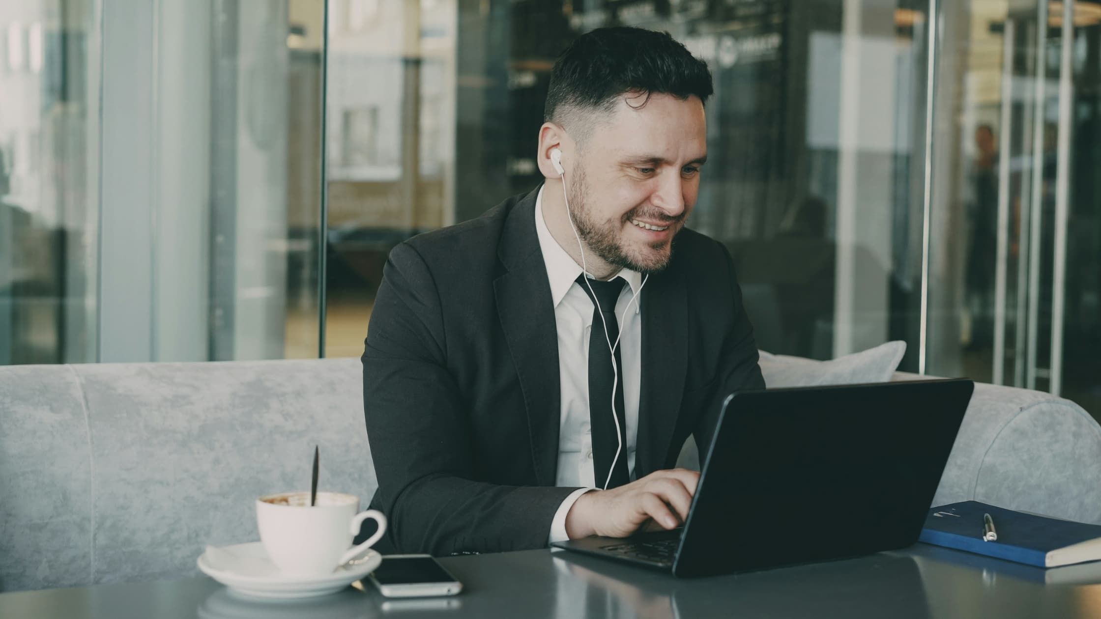 How to use AI for sales prospecting: Tools & tactics