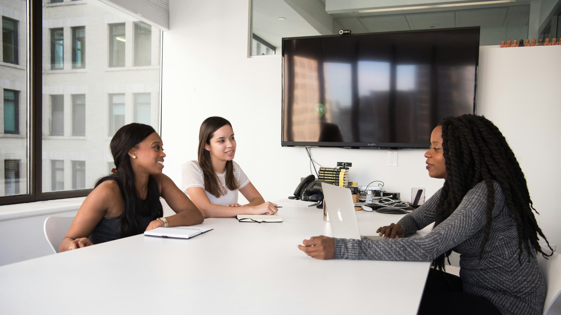 Candidate feedback on recruitment process: Samples, templates, and what to send