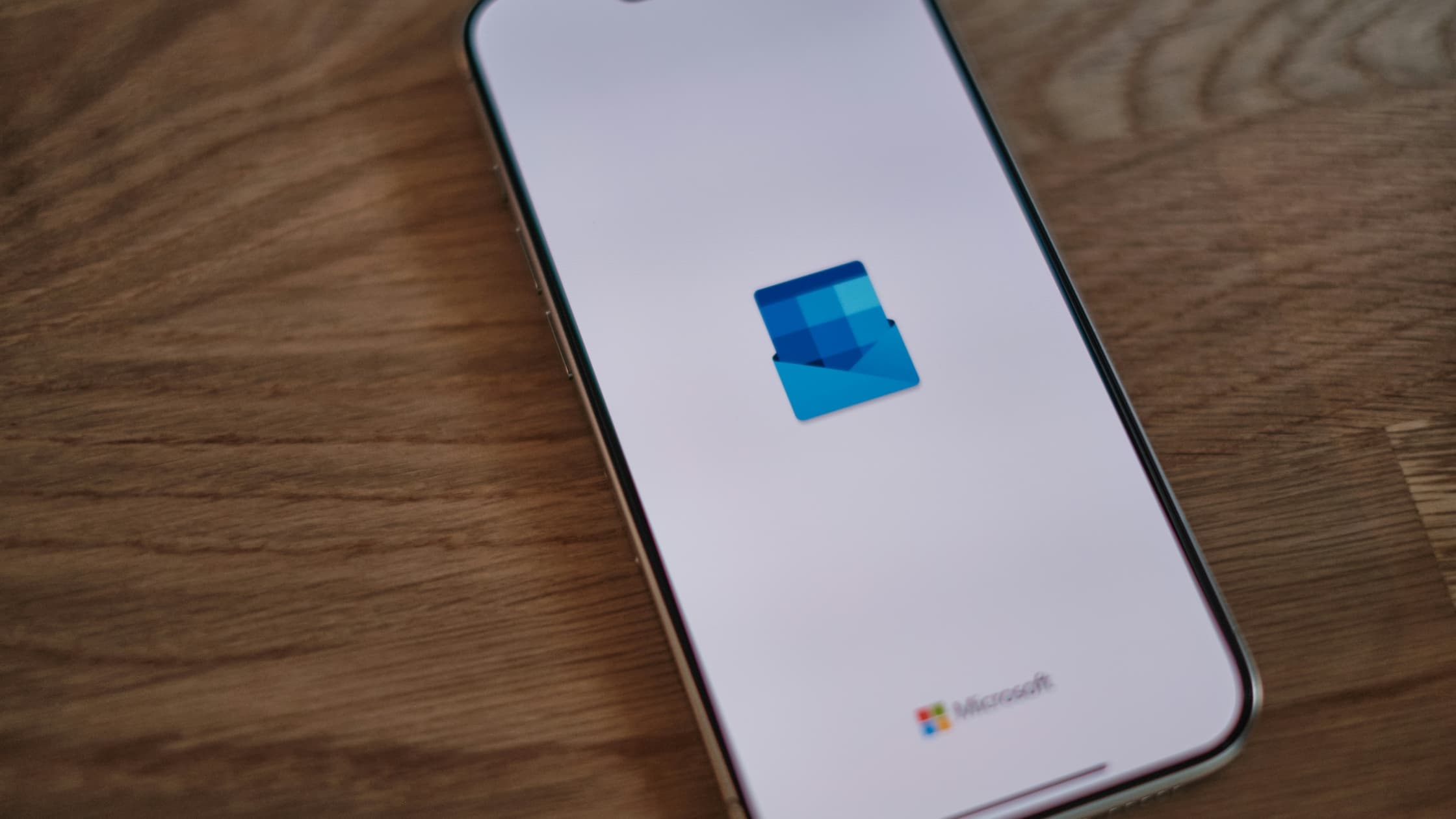 How to select multiple emails in Outlook